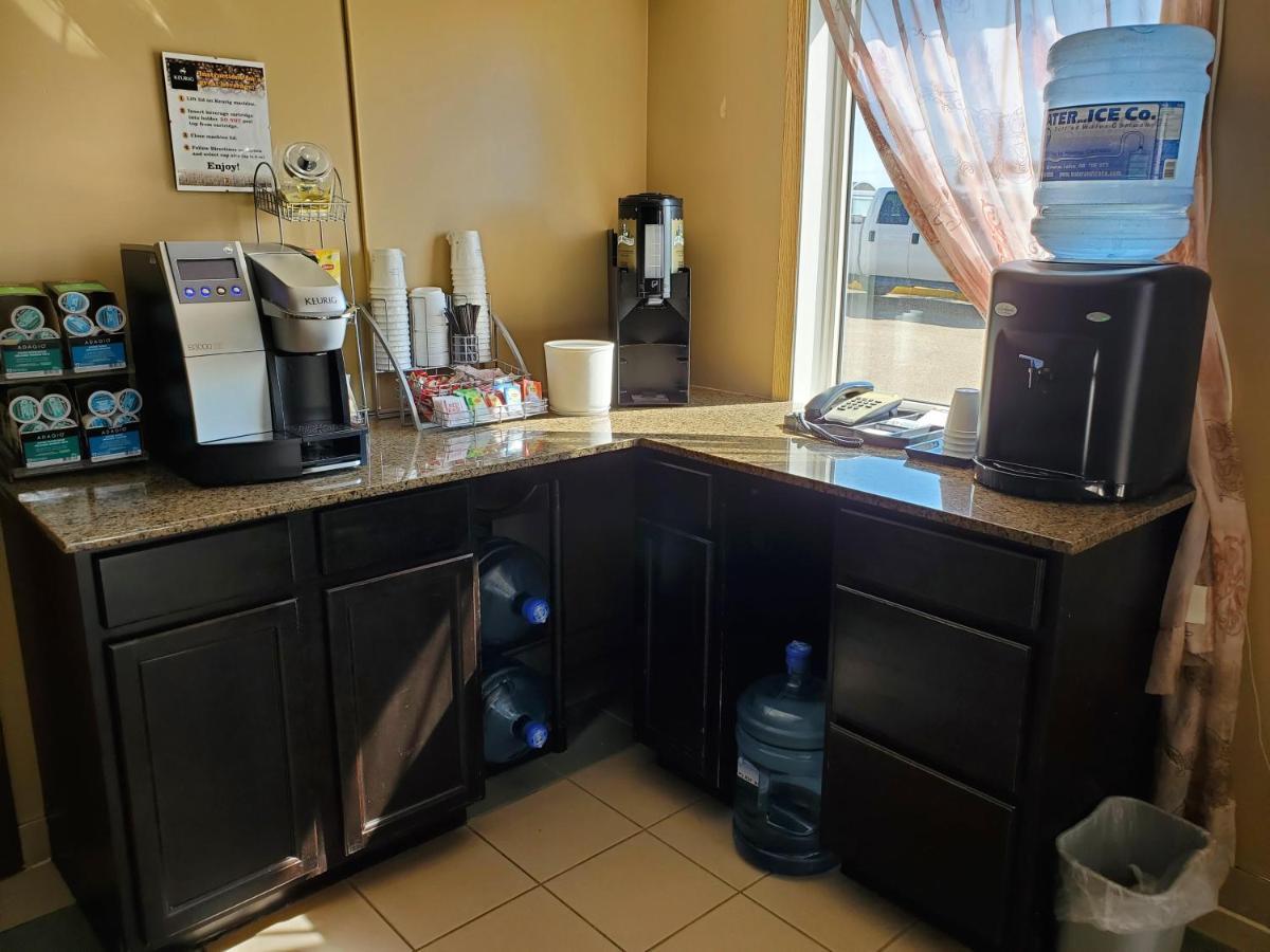 Super 8 By Wyndham Edmonton International Airport Hotel Leduc Buitenkant foto
