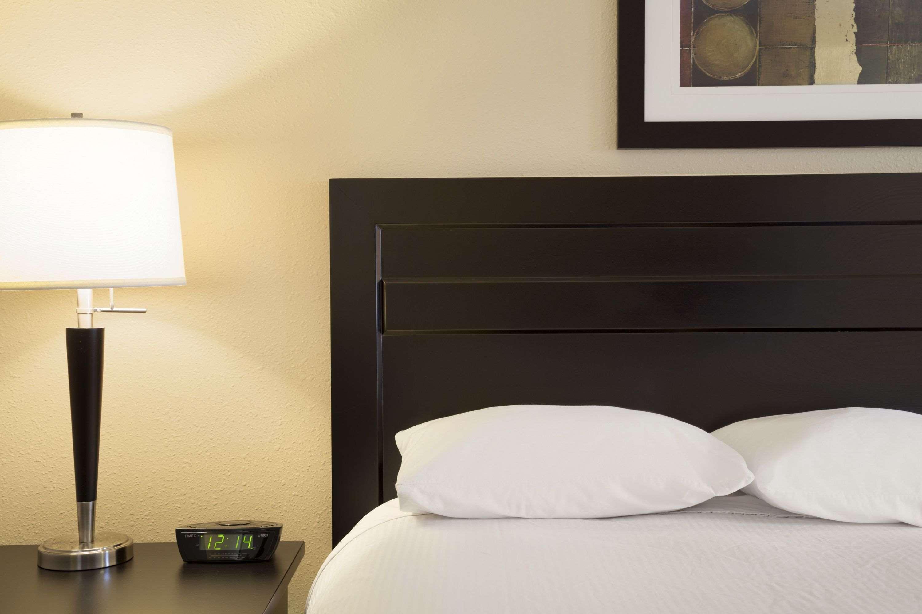 Super 8 By Wyndham Edmonton International Airport Hotel Leduc Buitenkant foto