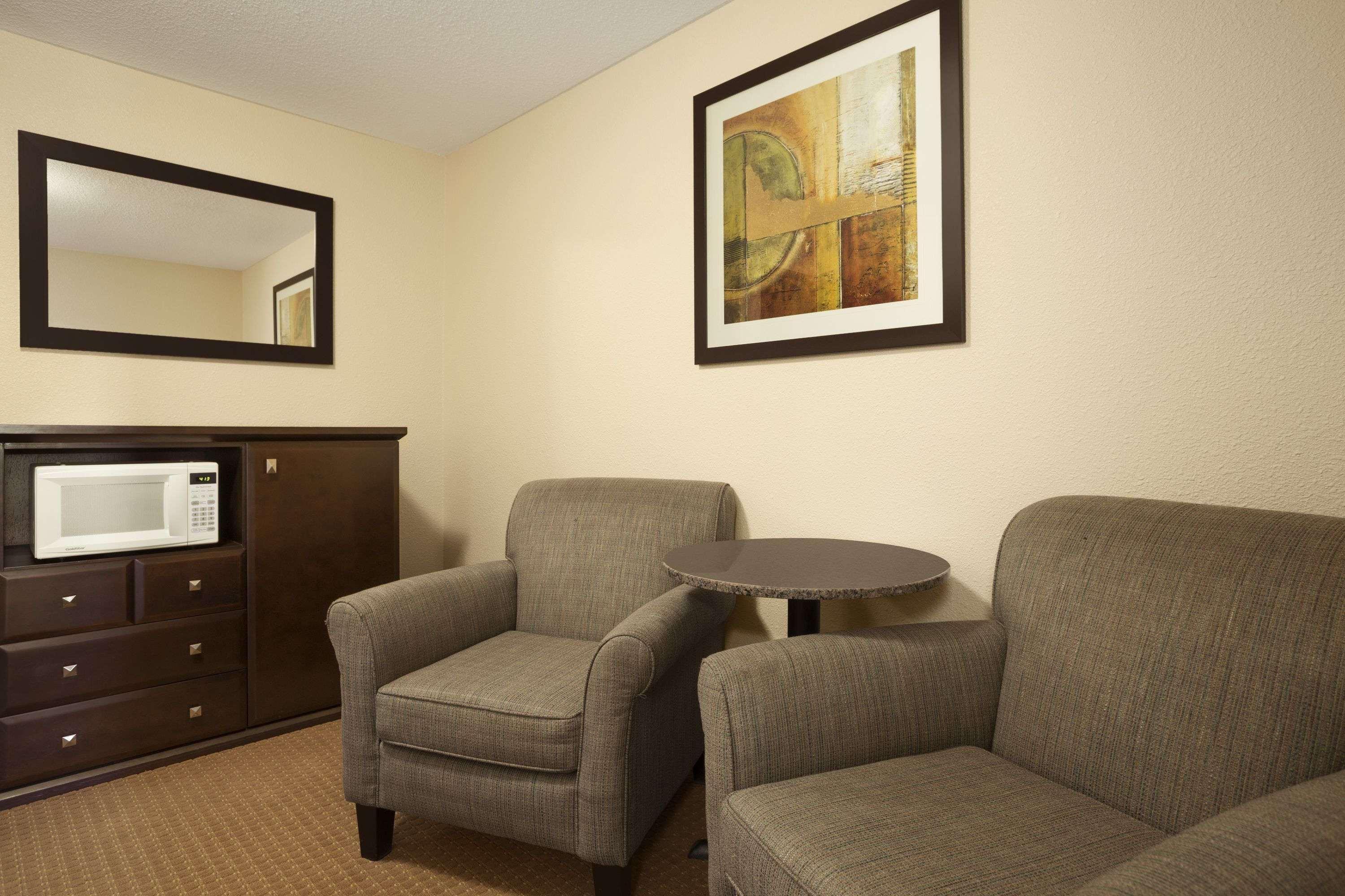 Super 8 By Wyndham Edmonton International Airport Hotel Leduc Buitenkant foto